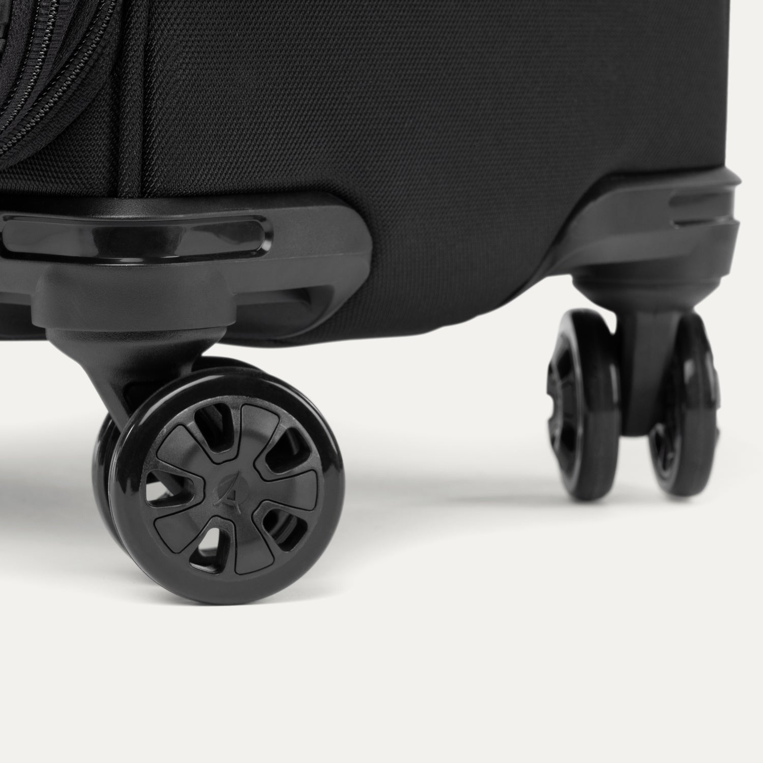 CrewTM Classic Large Check-In Spinner