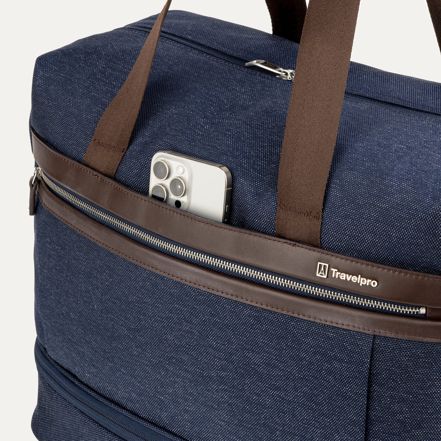 On the Move - Platinum® Elite Weekender Bag / Medium Check-In Set