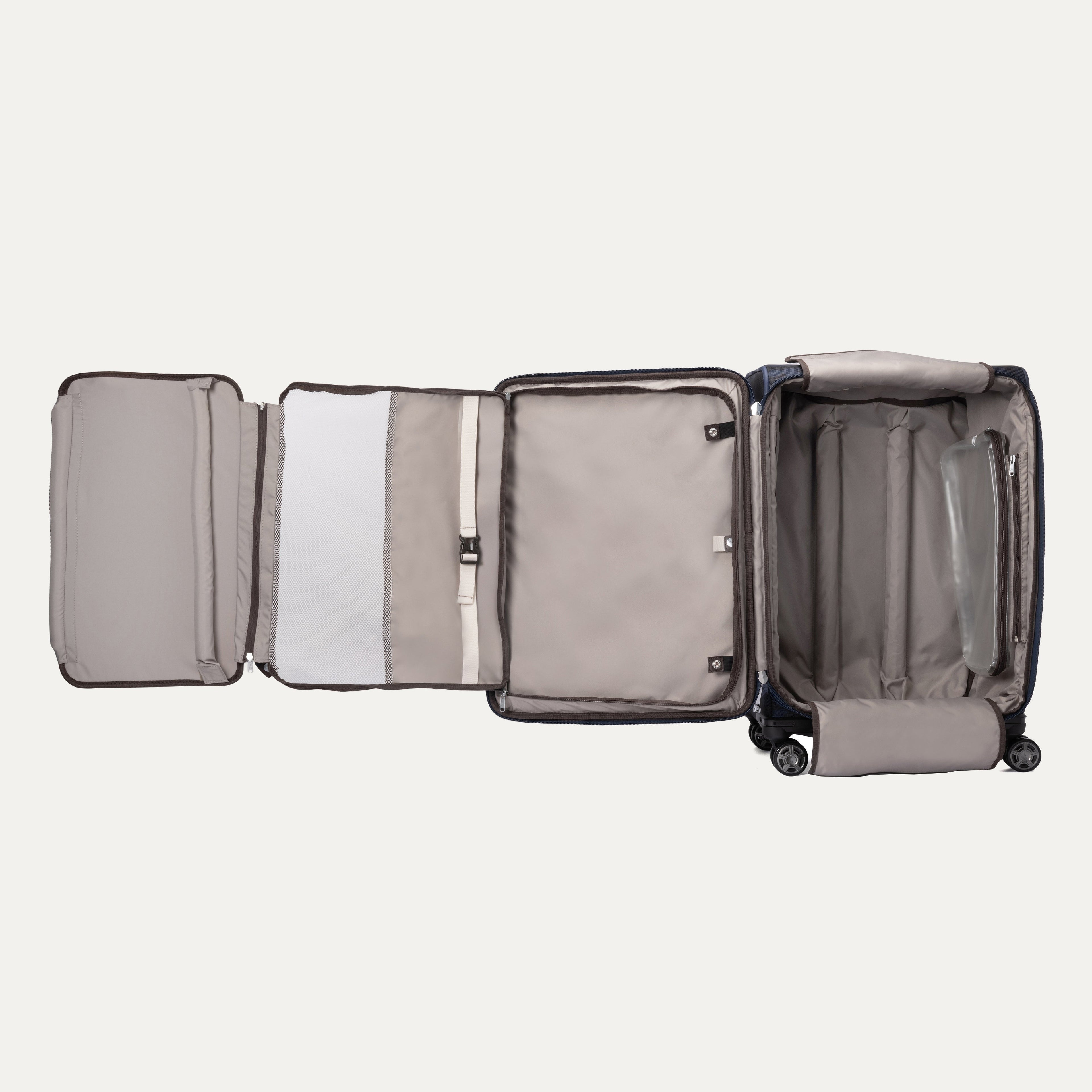 On the Move - Platinum® Elite Weekender Bag / Medium Check-In Set