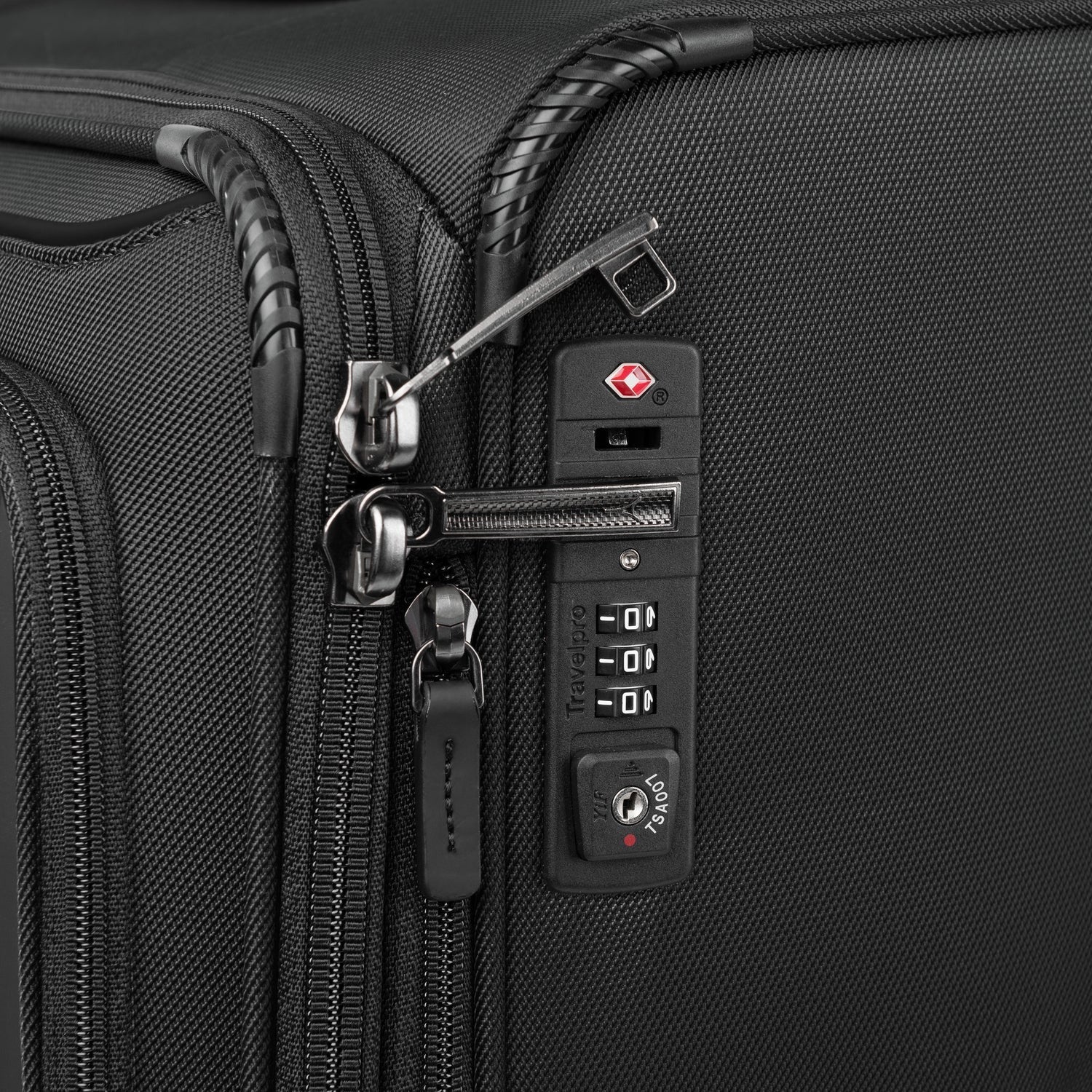 CrewTM Classic Medium Check-In Spinner