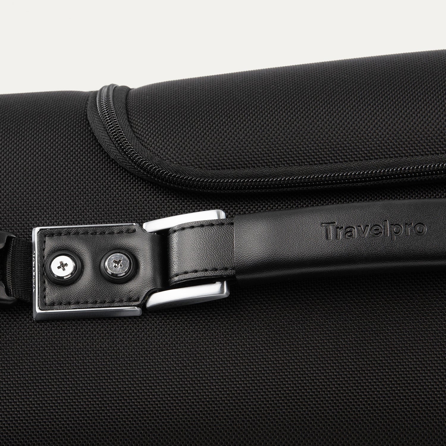 Platinum® Elite Rolling Garment Bag