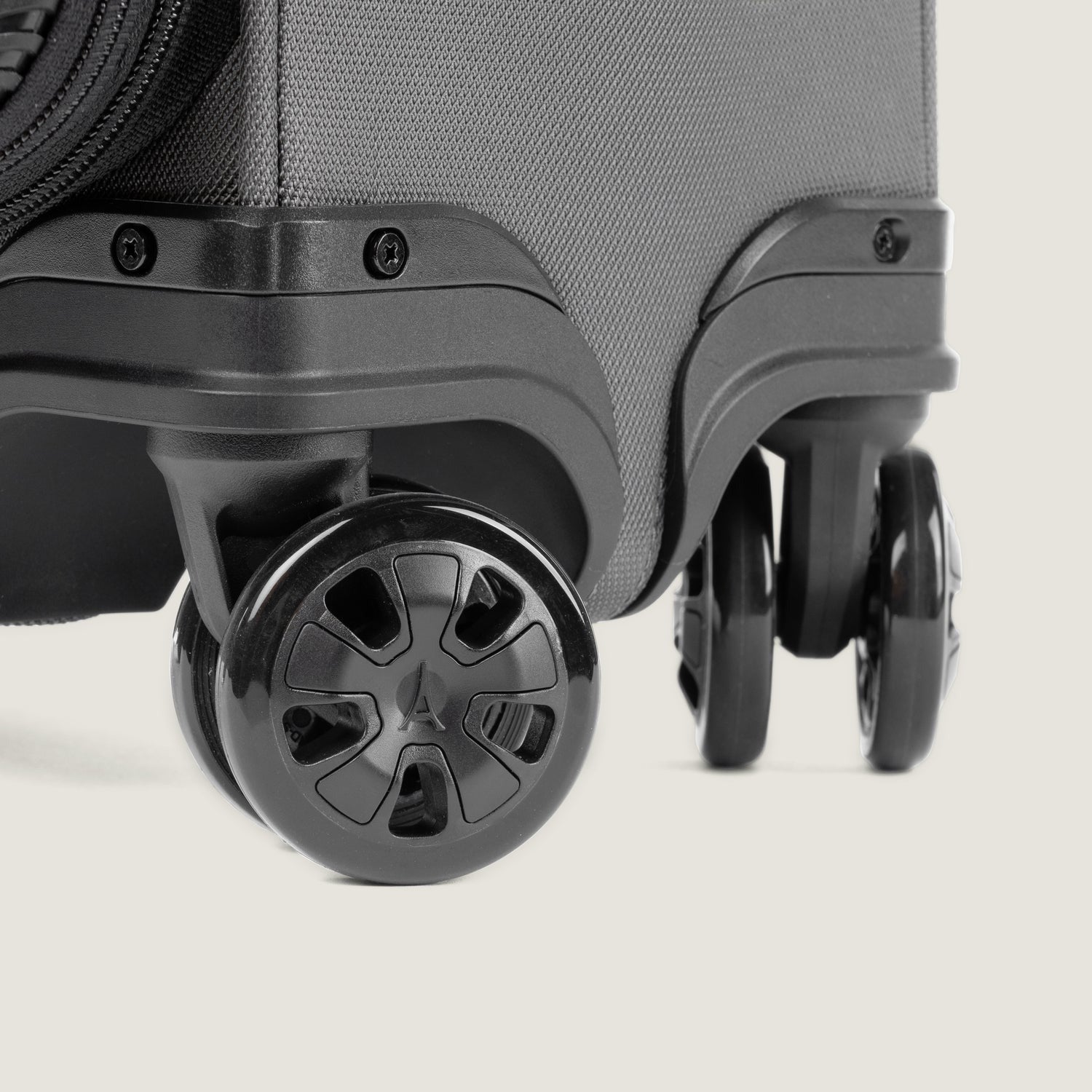 CrewTM Classic Compact Carry-On Spinner