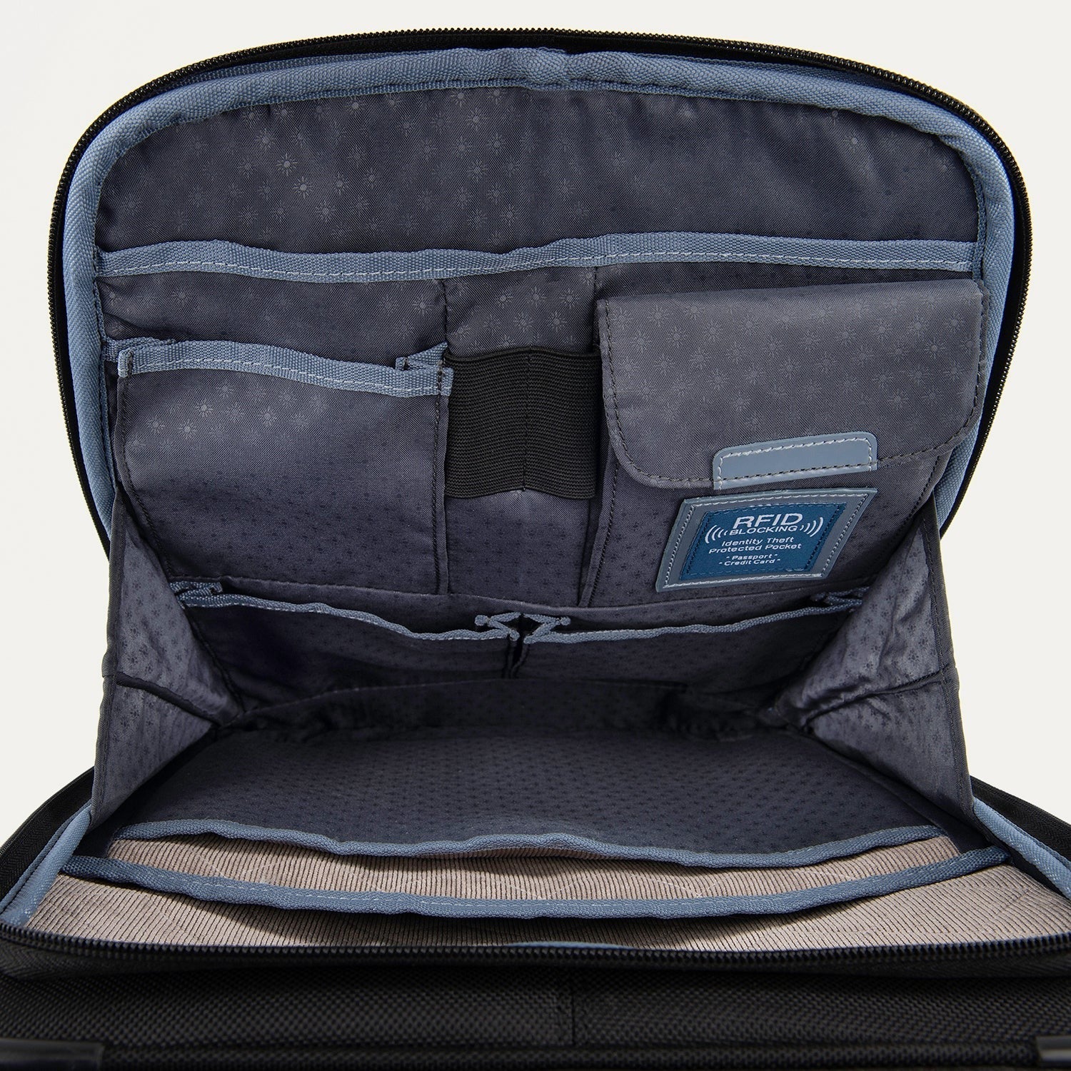 Platinum® Elite Carry-On Business Plus Spinner (USB-A Port Only)